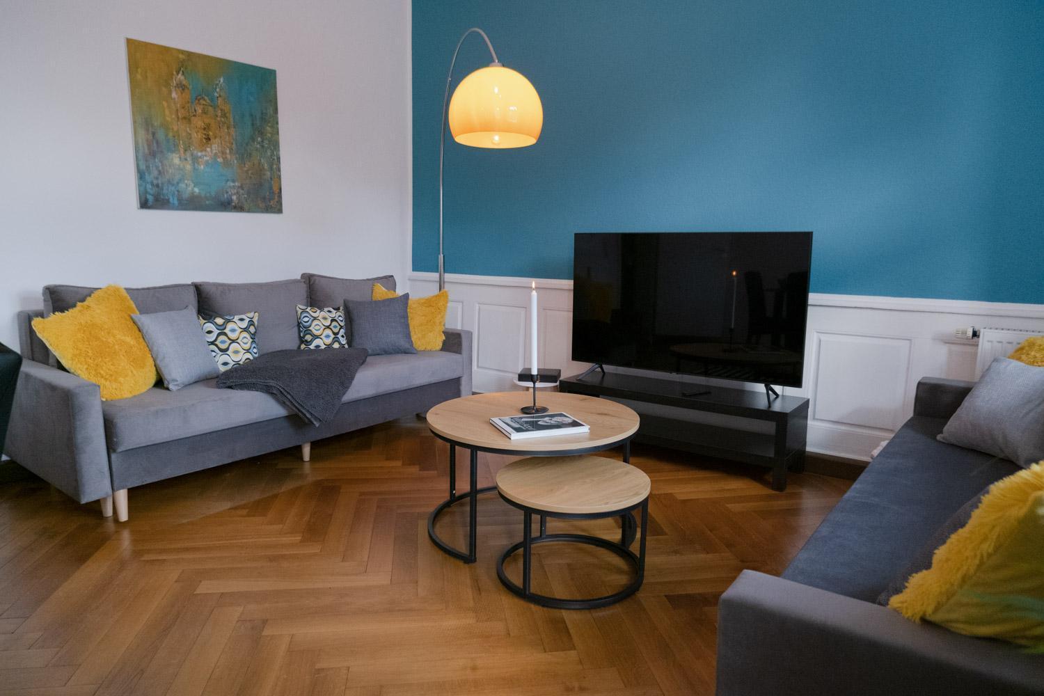 Bella Casa - Business&Family - 2 Zimmer Direkt Neben Schloss, Parkplatz, Smarttv, Netflix, Waschmaschine, 24H Checkin, 71Qm, Kingsizebett, Hotelbettwaesche Ludwigsburg Exterior foto